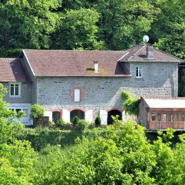 Fontchauvaux Holiday Gites, hotel v destinaci Saint-Julien-le-Petit