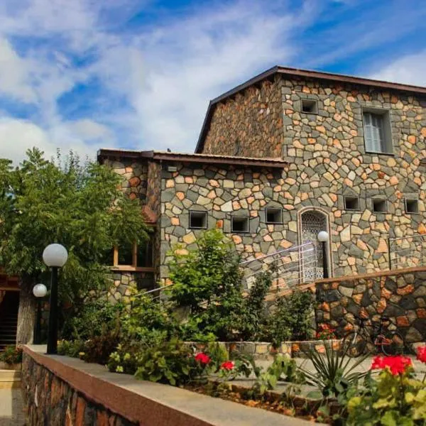 Hôtel les truites, hotel v destinaci Imouzzer du Kandar
