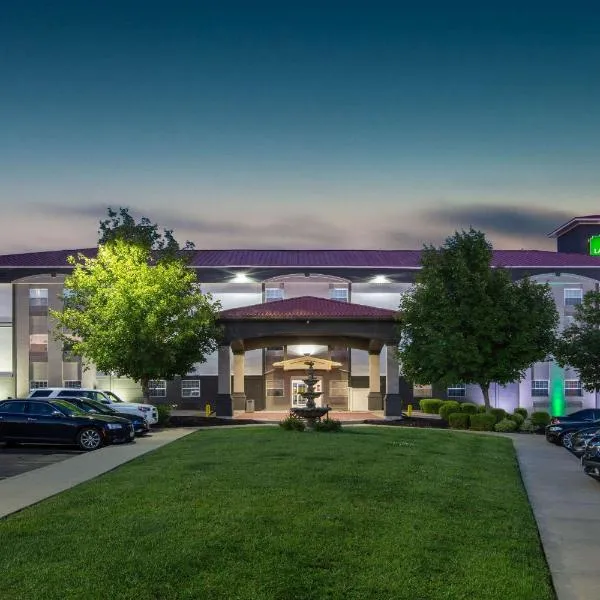 La Quinta by Wyndham Blue Springs, отель в городе Блу-Спрингс