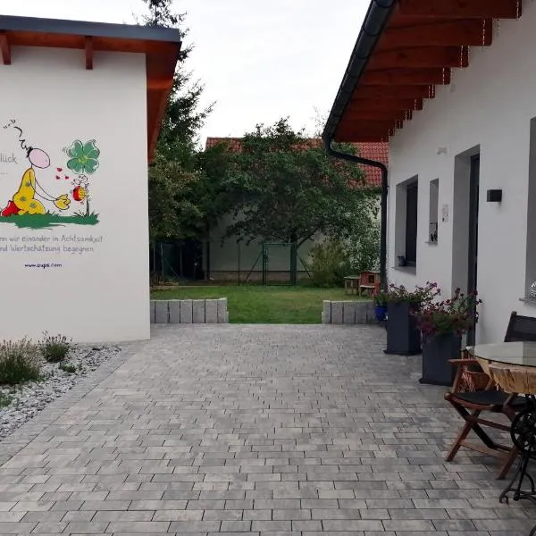 Wohlfühlhof Bachzelt, hotel v destinaci Weitersfeld