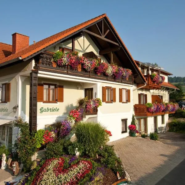Pension Gabriele, hotel u gradu Unterlamm