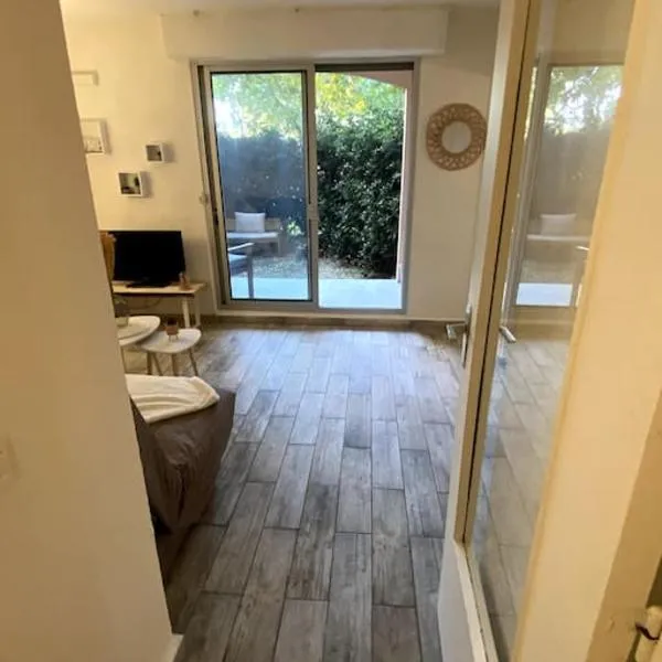 Studio cabine avec jardin, hotell i Canet-en-Roussillon