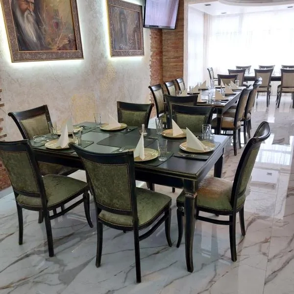 JOKSIM Rooms&Restaurant, hótel í Kuršumlija