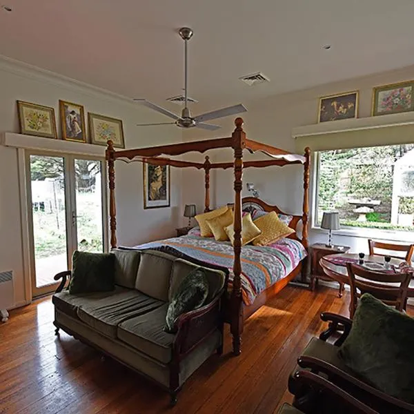 Galahad's Animal Sanctuary B&B, hotel in Gisborne