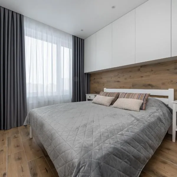 Апартаменти MYFREEDOM поруч із метро Теремки, hotel in Kyiv