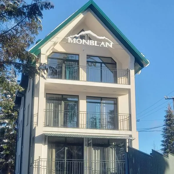 Отель MONBLAN, hotel in Yablunytsya