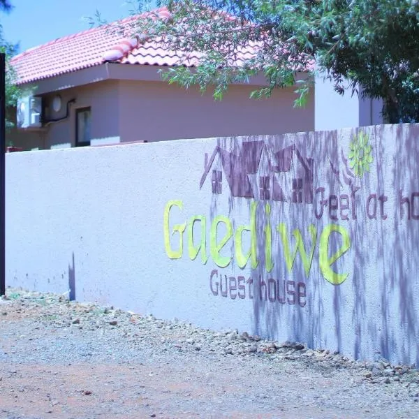 Gaediwe Guesthouse, готель у місті Lethola