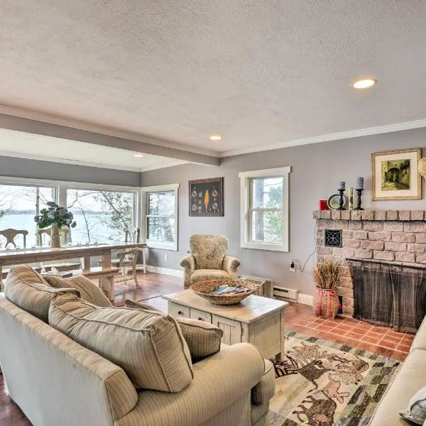 Waterfront Cottage on Sawmill Bay w/ Deck!, ξενοδοχείο σε Clayton