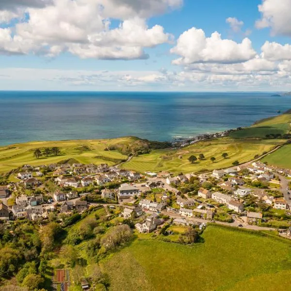 Finnygook Inn, hotel a Downderry