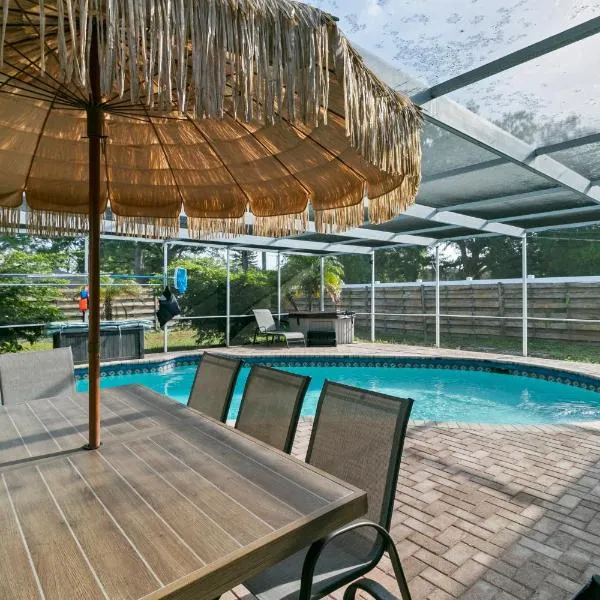 Spacious Modern House. Private Heated Pool and Spa, hotel in Sarasota