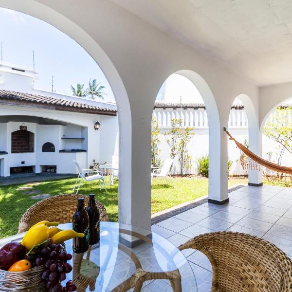 Linda Casa a 50m da Praia com Churrasqueira e Jardim