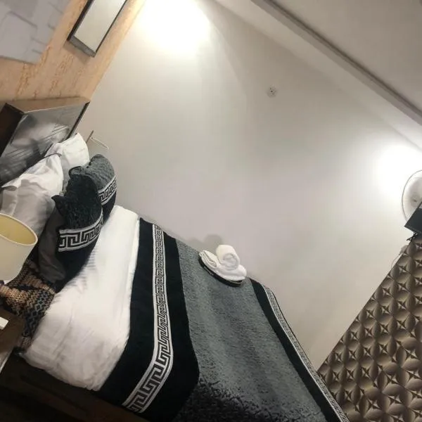 Lux Aparts Jhelum, hotel in Jhelum