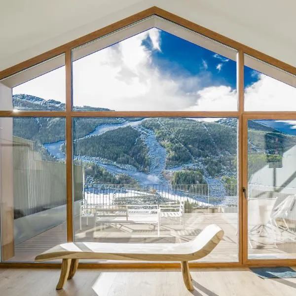 KOKONO Luxury Ski Chalet Andorra, El Tarter, hotel u gradu 'El Tarter'