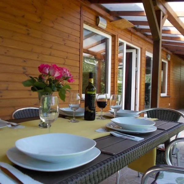 Fonyód Camping & Apartman โรงแรมในFonyód