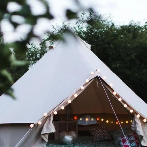 Wildberry glamping, hotel en Orgères-la-Roche