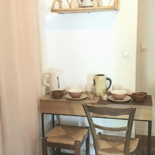 Petite chambre coquette, hotel v destinácii Cellettes