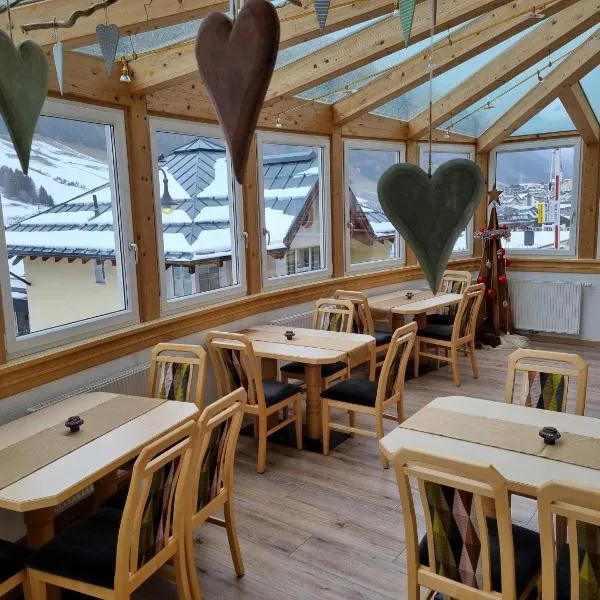 Hotel Garni Corinna – hotel w mieście Ischgl