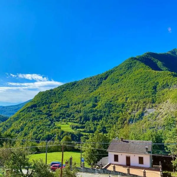 Villetta a schiera con giardino - Val Trebbia, hotel en Montaldo di Cosola