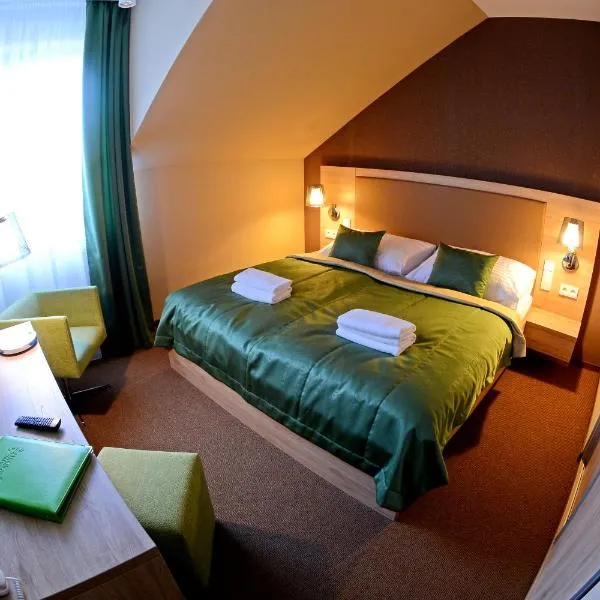 Hotel Stardust, hotel Érsekújváron