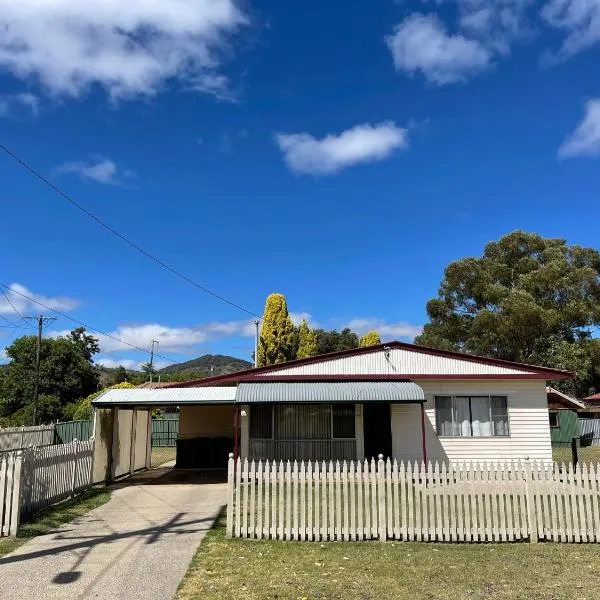 Comfortable 2-Bedroom home in Mudgee - Rest Easy Mudgee, hotel v destinaci Mudgee