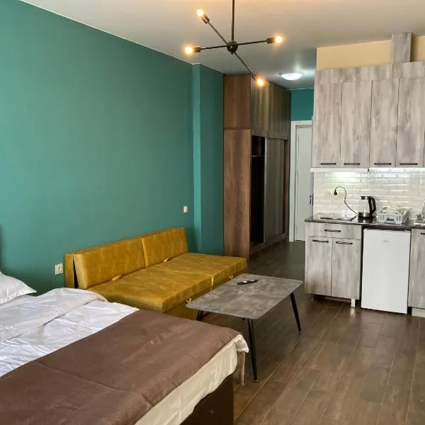 Cozy Apartment near Gondola Lift, hotel in Gudauri