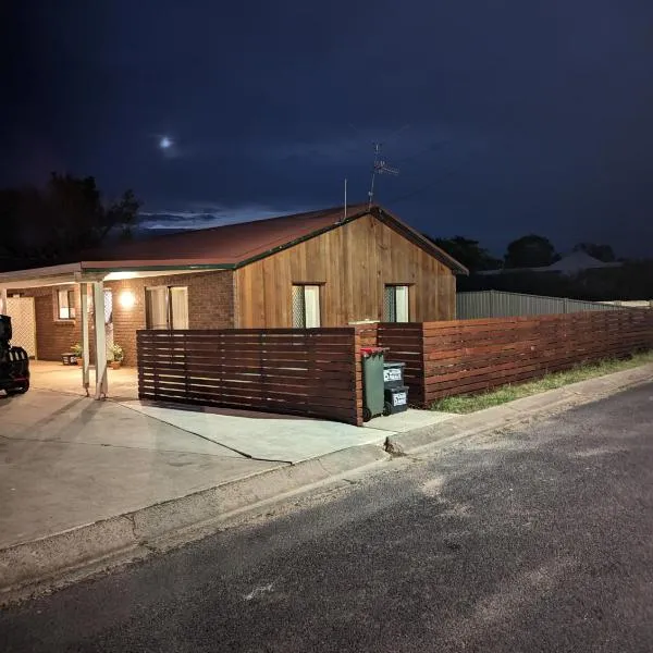Twodogfolly at Creeklands, hotel v destinaci Armidale