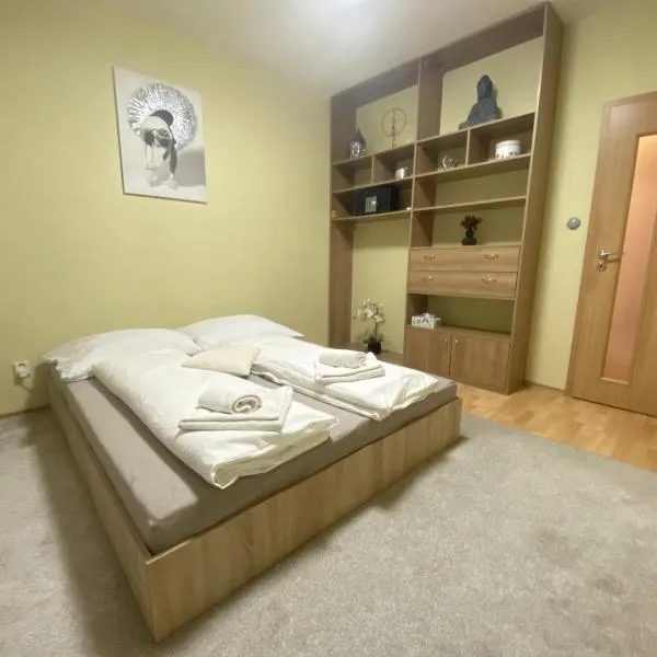 ARD City Apartment, hótel í Levice