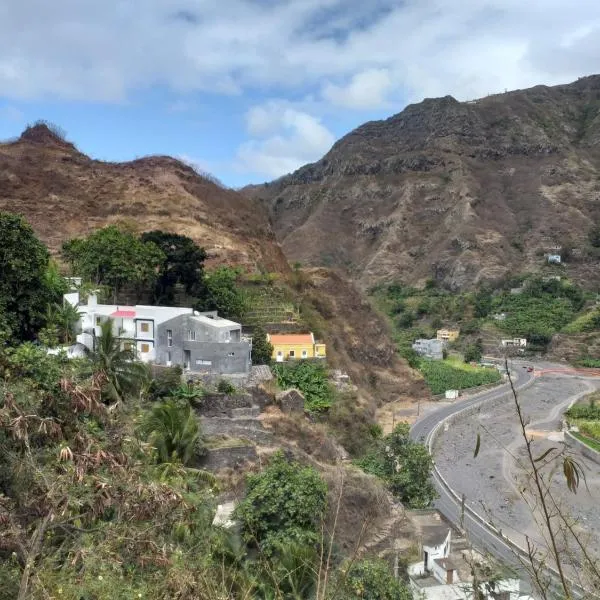 CASA MINGA & TATOL, hotel in Ribeira Grande