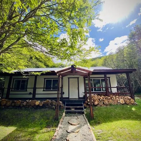 Cabaña en el bosque de Llanos del Castor, hotel v destinaci Ushuaia