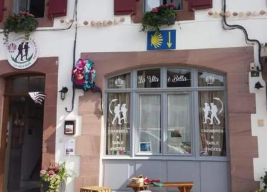 La vita e bella, viešbutis mieste Saint-Jean-Pied-de-Port