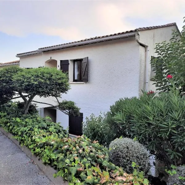 Cavalaire sur mer Appartement T3-160 m plage - 800 m Centre-ville. Park, hotel v destinaci Cavalaire-sur-Mer