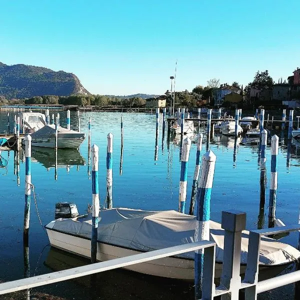 Chez Ary: Sulla strada del Lago – hotel w mieście Clusane sul Lago