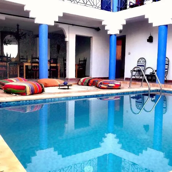 Tigmi surf morocco, hotel u gradu Imouzzer des Ida Ou Tanane