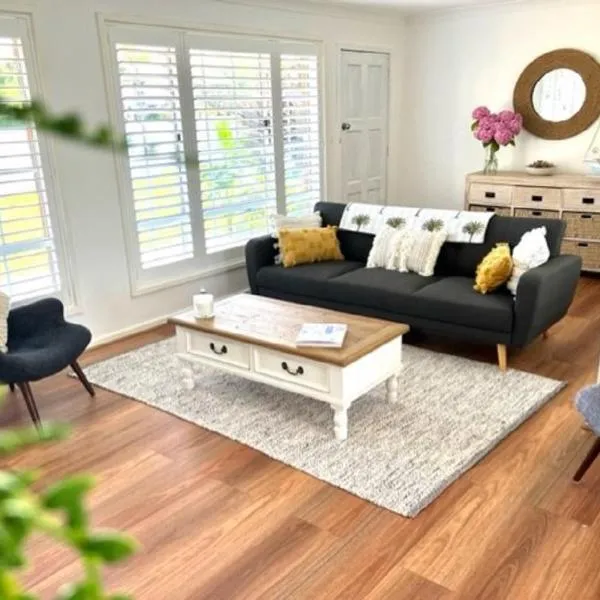 47 Murrah - Lux 3 bed home, walk to everything - Pet friendly, hótel í Bermagui