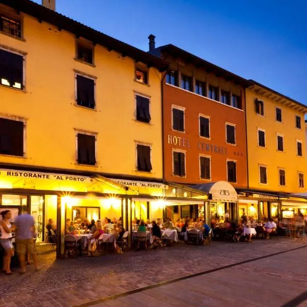 Hotel Centrale, hotel a Crosano