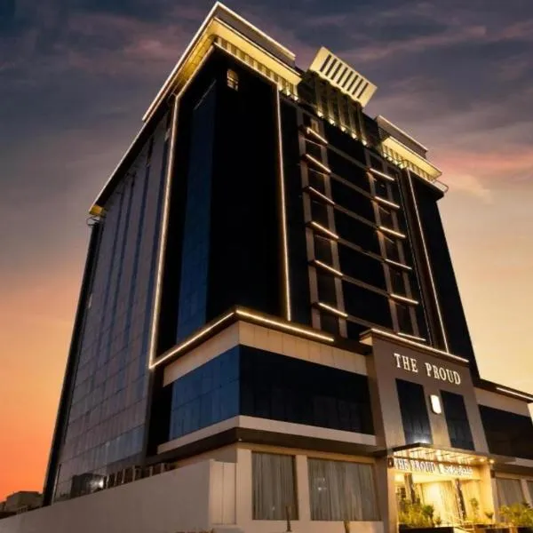 The Proud Hotel Al Khobar, hotel in Raʼs Munaysif