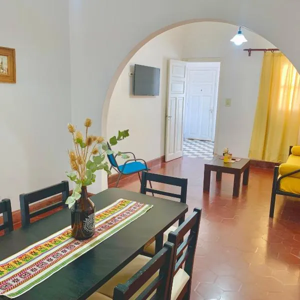 Hermoso departamento super amplio en pleno centro, hotel em Salta