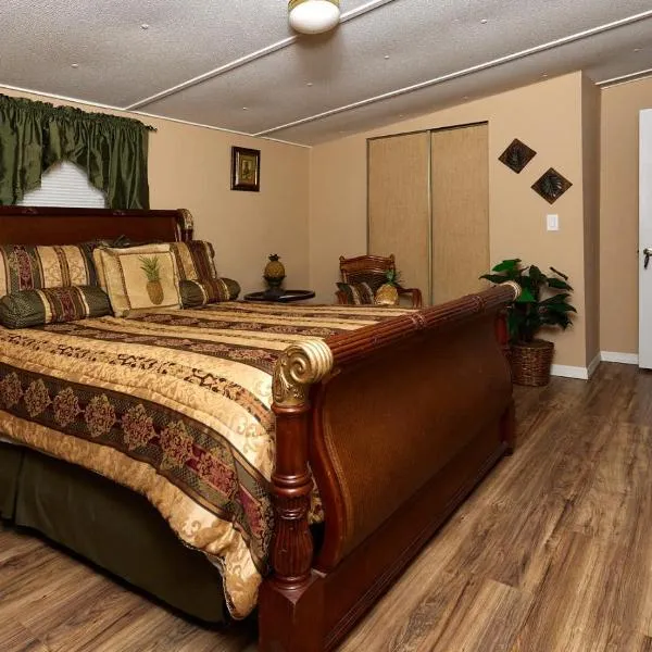 Room in BB - Pleasant Days Bb Tropical Master Suite, hotel in Homosassa