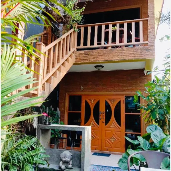 Golf House, hotel v destinaci Ban Bang Phai