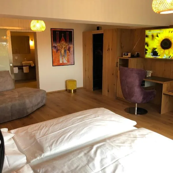 Thula Wellnesshotel Bayerischer Wald, hotel v destinaci Lalling
