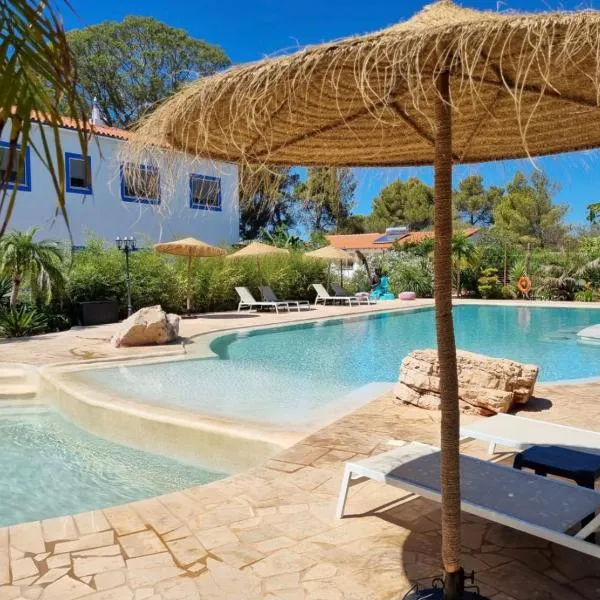 Superbe villa avec piscine en algarve, hotel en Algoz