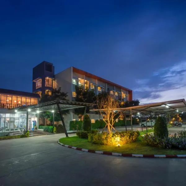 Uou Hotel, hotel em Kabin Buri