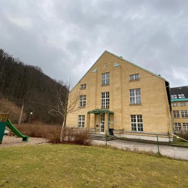 Středisko ekologické výchovy SEVER, hotel in Horní Maršov