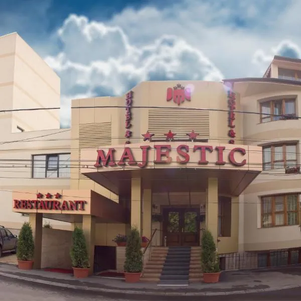 Hotel Majestic、ヤシのホテル