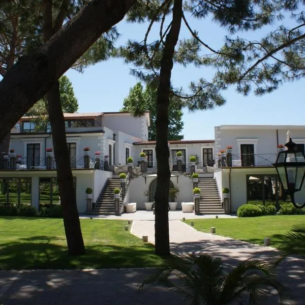 Villa Minieri Resort & SPA، فندق في نولا