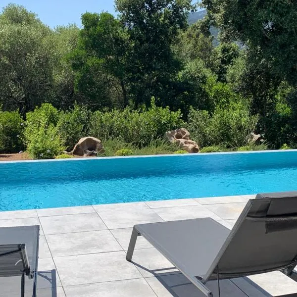 DOMAINE NAPOLEON CORSICA FIGARI – hotel w mieście Figari