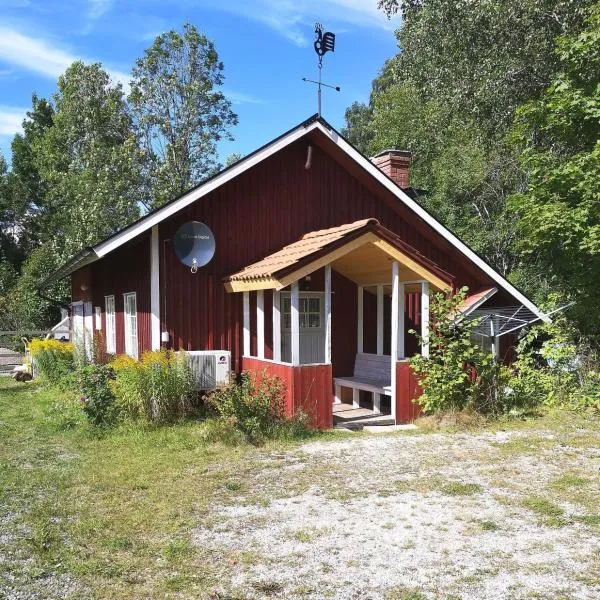 Viken - Cottage by Dalslands Canal, hotel v destinaci Dals Långed
