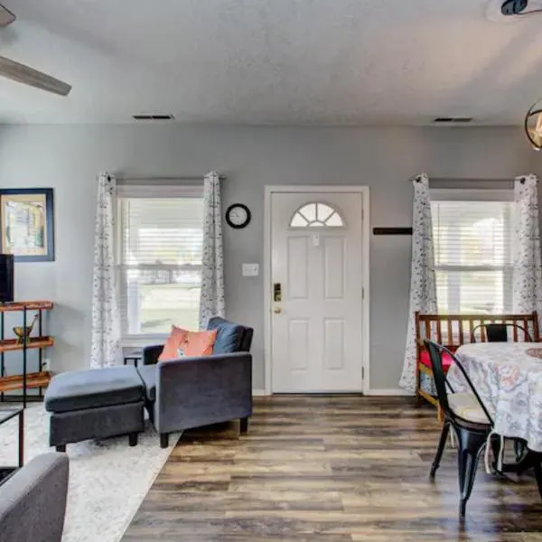 Red Bench Cottage Ideal location near parks, trails, skiing, hiking, biking, shopping extended stays welcome, hotel v destinaci Boise