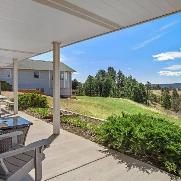 Unique Barn Stay Close to The Hills, hotel in Rapid City