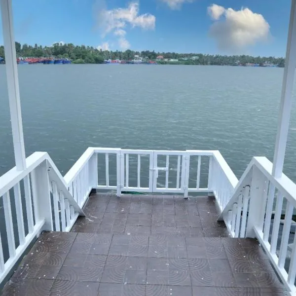 QUILON LAKE INN, ξενοδοχείο σε Kollam